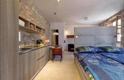 Stari Grad Apartamento | Townhouse Suite Danish Art