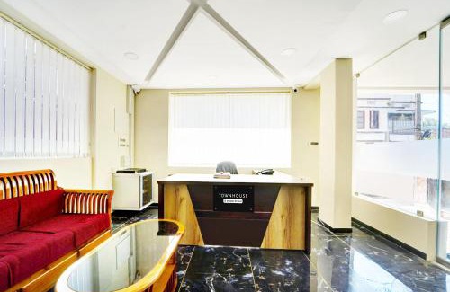 Thiruvananthapuram Hotel | Townhouse Trivandrum Padmanabhaswamy Temple Formerly Rezt N Relaz Inn
