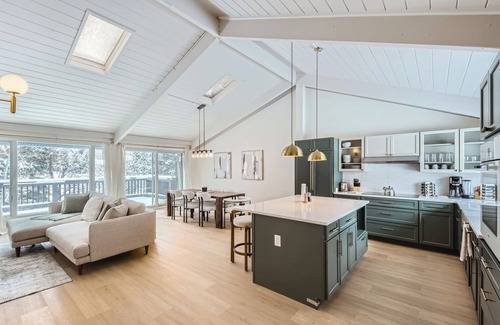 Eagle-Vail Casa | Townhouse with private hot tub in Eagle Vail
