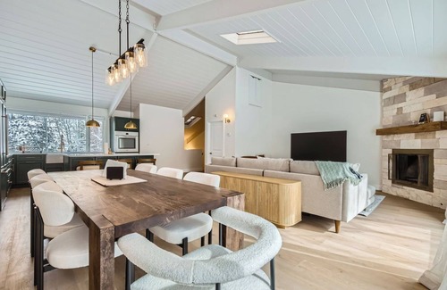 Eagle-Vail Casa | Townhouse with private hot tub in Eagle Vail