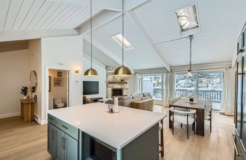 Eagle-Vail Casa | Townhouse with private hot tub in Eagle Vail