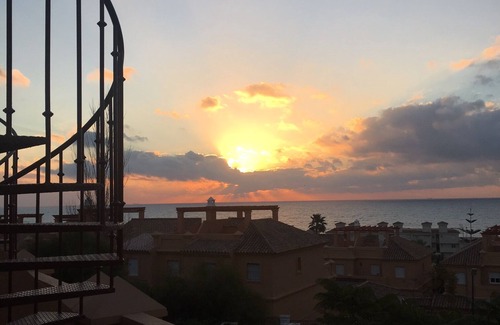 Buenas Noches Casa | Casa adosada con vista al mar en Estepona cerca de Marbella