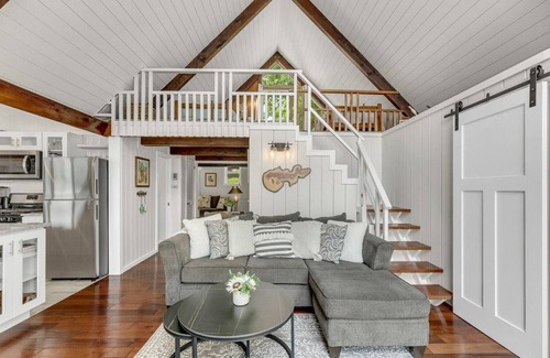 Lakeview Casa | Townline Lake | Lake Front | 3 bed | 1 Bath