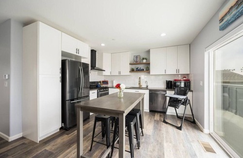 Grover Beach Casa | Sunny, Open & Airy: Sleeps 6!