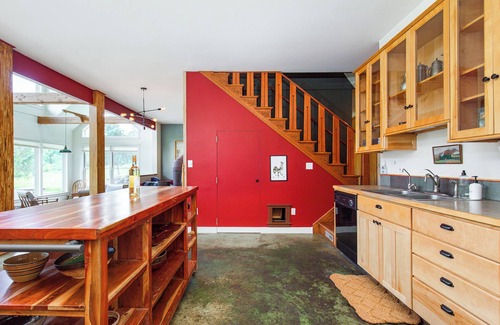 Saugerties Otro | Toymaker Farm: Bright Private Oasis in Saugerties