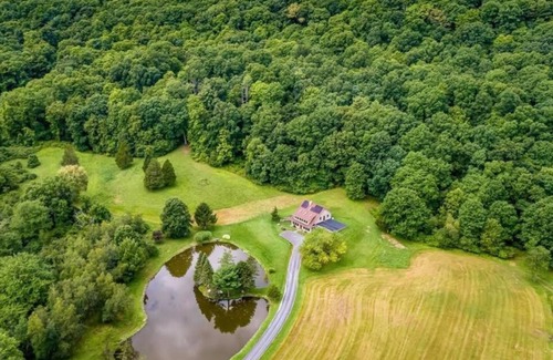 Saugerties Casa | Toymaker Farmhouse: Bright Private Oasis in Saugerties w/ Fishing Pond