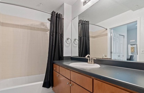 Pemberton Heights Apartamento | TP 105 Luckey · Street-Access 1 Bedroom Condo! GREAT location