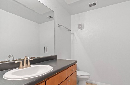 Pemberton Heights Apartamento | TP 105 Luckey · Street-Access 1 Bedroom Condo! GREAT location