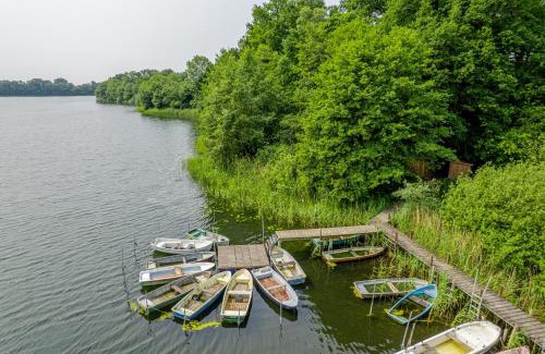 Lubstorf Apartamento | Träumen unter Bäumen - Omas lütte Obstbutze am See