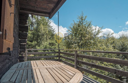 St. Luc Chalet De Esquí | Très beau chalet typique et confortable sur 2 niveaux avec jardin, terrasse meublé. Vue absolument s
