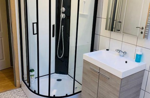 Mons Apartamento | Très belle maison d’hôte de 2 chambres à Obourg