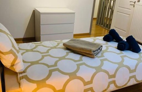 Mons Apartamento | Très belle maison d’hôte de 2 chambres à Obourg