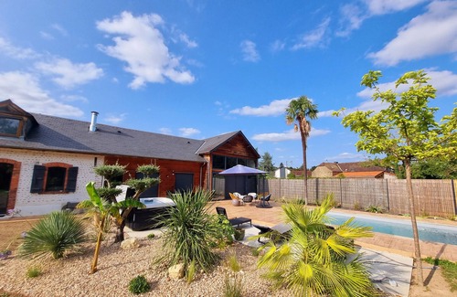 Sauvagnon Casa | Très Belle Maison de Caractère Avec Jacuzzi et Piscine