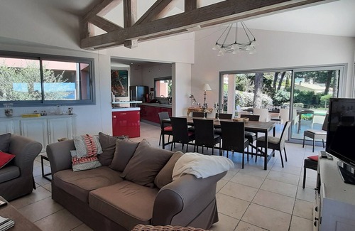 Guerrevieille Villa | Très belle villa. Vue magnifique sur le Golfe de Saint Tropez à 50 m de la mer
