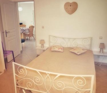 Sainte-Lucie-de-Tallano Apartamento | Très joli gîte 55m2 climatisé région Propriano