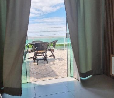 Matinhos Casa | Tríplex de frente para o mar com 4 quartos