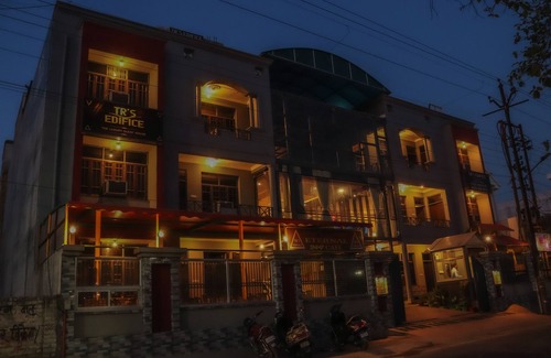Gomti Nagar Casa | TR'S Edifice - A Luxury Guest House