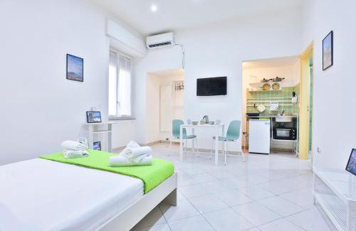 Vasto Apartamento | Track Station Studio Apartment - with Netflix