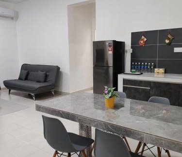Sandakan Apartamento | Tracy Homestay