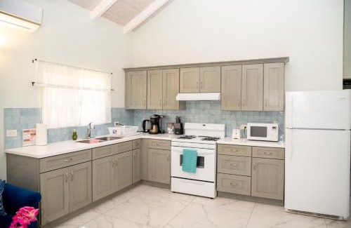 Dickenson Bay Apartamento | Trade Winds Cottage #1