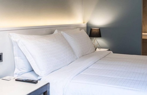 Gigiri Cama Y Desayuno | Trademark Hotel, Terrace King Twin Room in Nairobi no005