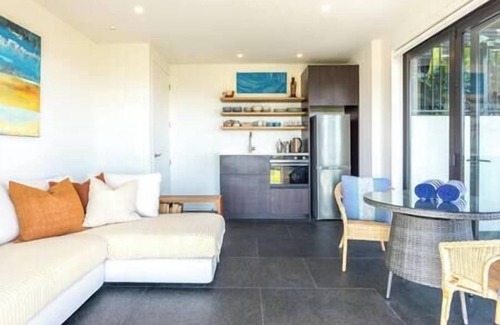 Surfdale Apartamento | Tradewinds Apartment has some of the best views on Waiheke Island.