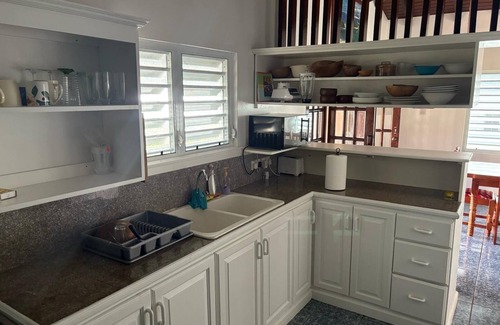 St. Patrick Casa | Tradewinds- casa tranquila con vista al mar
