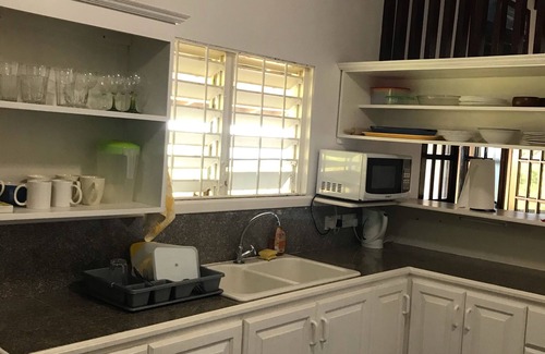 St. Patrick Casa | Tradewinds- casa tranquila con vista al mar