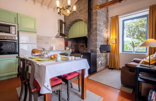 Nordestinho Cabaña | HERMOSA CASA RURAL CON UN BONITO JARDÍN, PISCINA Y INCREÍBLES VISTAS ASOMBROSAS