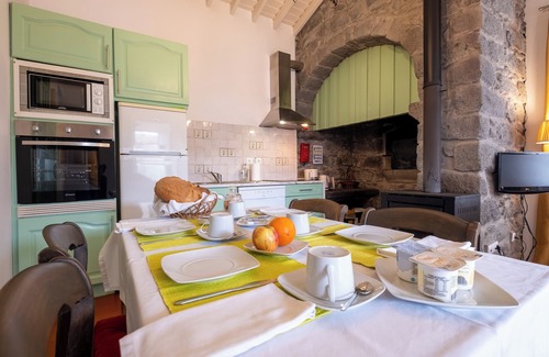 Nordestinho Cabaña | HERMOSA CASA RURAL CON UN BONITO JARDÍN, PISCINA Y INCREÍBLES VISTAS ASOMBROSAS