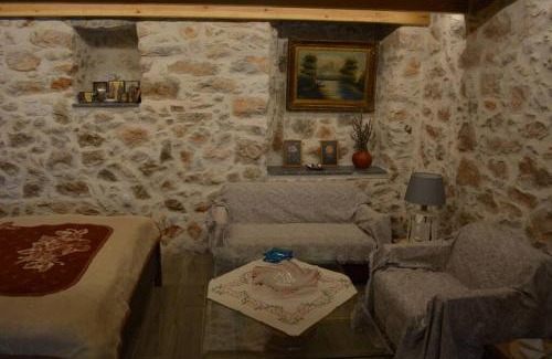 Agios Georgios Sykousis Casa | Traditional Chios House