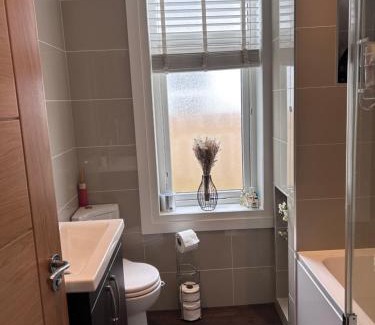 Prestwick Casa | Traditional 129 year old Cottage