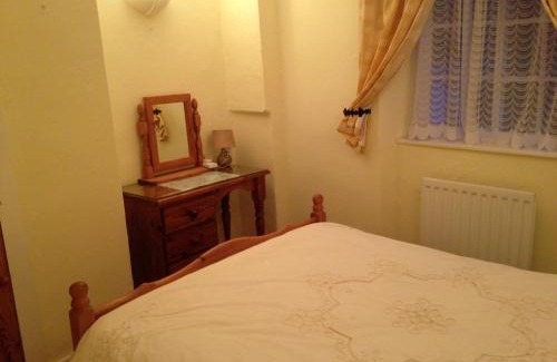 Budleigh Salterton Casa | Traditional 2 Bedroom Thatched Cottage