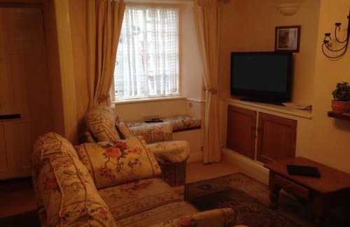 Budleigh Salterton Casa | Traditional 2 Bedroom Thatched Cottage