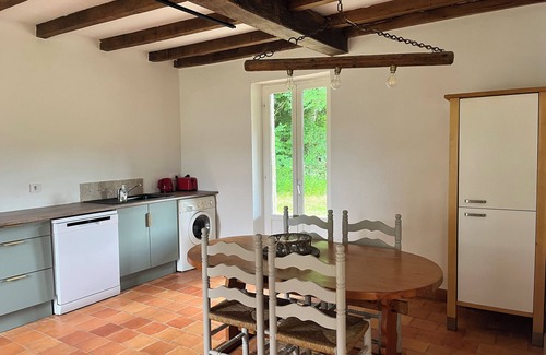 Douzains Cabaña | Traditional 2 Bedroom Stone Cottage, Wifi & Pool in SW France