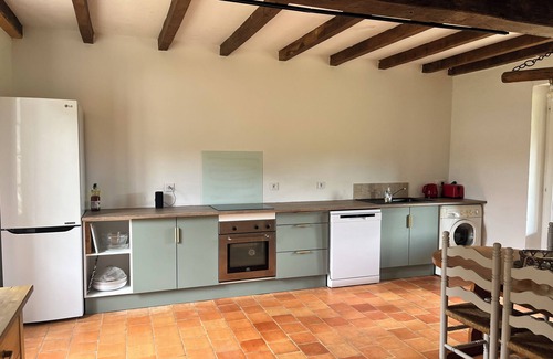 Douzains Cabaña | Traditional 2 Bedroom Stone Cottage, Wifi & Pool in SW France