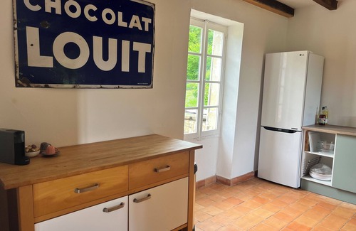 Douzains Cabaña | Traditional 2 Bedroom Stone Cottage, Wifi & Pool in SW France