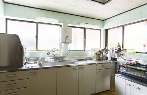 Ukyo Ward Casa | Una casa arrendada con una casa de primavera de 200 años en Kyoto