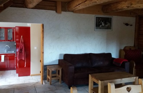 Hauteluce Chalet De Esquí | Tradicional chalet confort de 4 estrellas para 10 personas con SPA