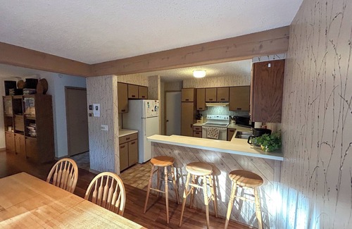 Harbor Springs Condominio | Traditional 4BR/3.5BA Hideaway Valley Condo, Harbor Springs/Petoskey Area.