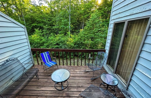 Harbor Springs Condominio | Traditional 4BR/3.5BA Hideaway Valley Condo, Harbor Springs/Petoskey Area.