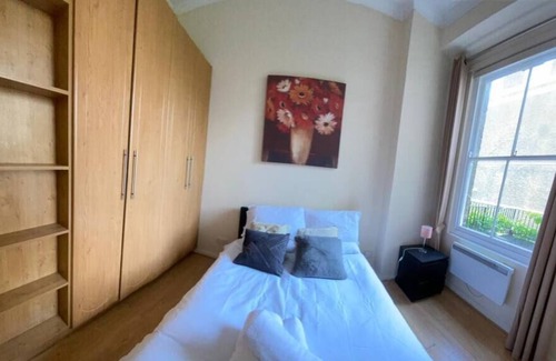 Chelsea Riverside Apartamento | Traditional and Charming 1-Bedroom Flat in Chelsea, Sleeps up to 3 Guests