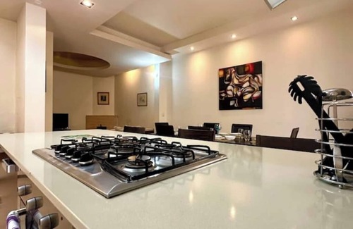 Il-Balluta Apartamento | Traditional Apartment St Julian 150m from the Sea, 3 beds 3 baths