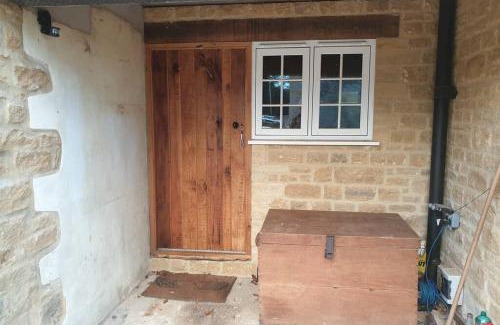 East Coker Casa | Traditional coach house in rural private estate.