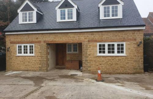 East Coker Casa | Traditional coach house in rural private estate.