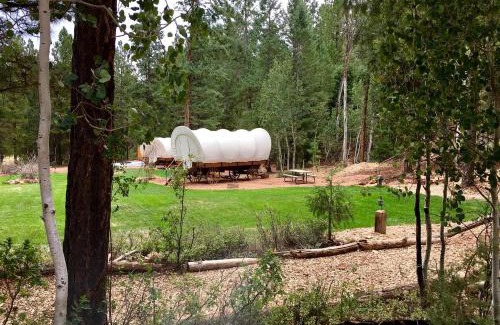 Alton Casa | Traditional Conestoga Wagon Perfect for a Family Getaway near Zion National Park, Utah