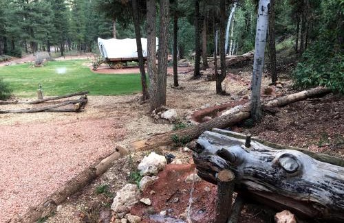 Alton Casa | Traditional Conestoga Wagon Perfect for a Family Getaway near Zion National Park, Utah