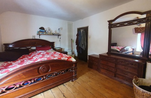 Llandaff North Cabaña | Traditional Cottage near Wales' Green Corridor