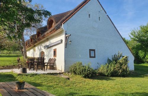 Vaszoly Casa | Traditional cottage at Lake Balaton