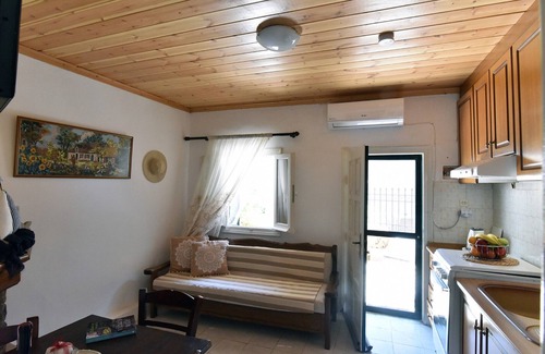 Antipernoi Cabaña | Traditional Cottage on the hillside of Antiperni